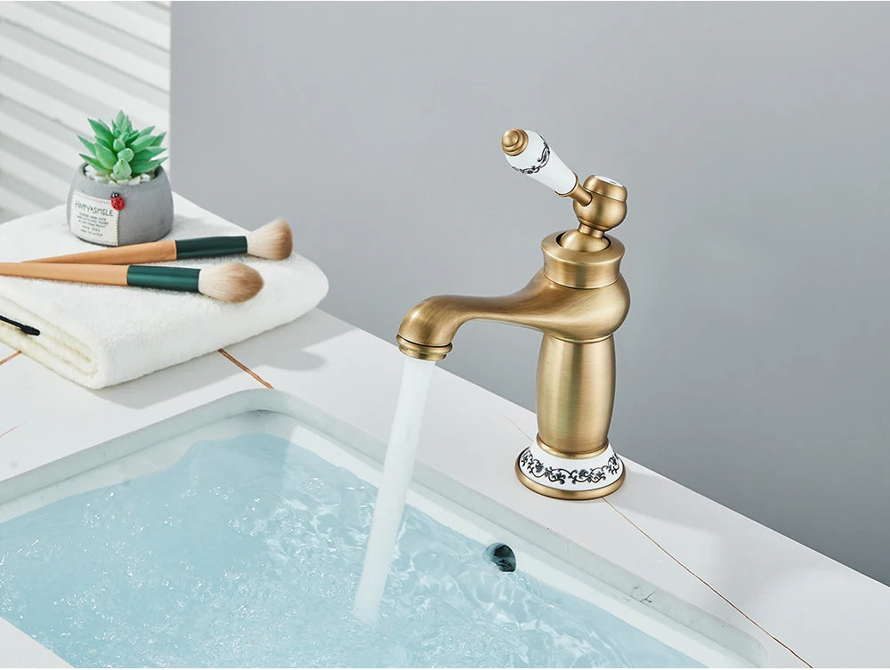Kitchen Sink Faucets Antique Brass Single Handle Kitchen Basin Faucets Deck Mounted Hot & Cold Water Mixer Basin Sink Taps