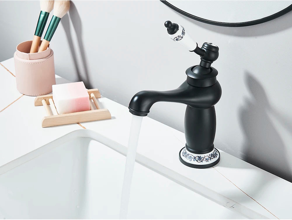 Kitchen Sink Faucets Antique Brass Single Handle Kitchen Basin Faucets Deck Mounted Hot & Cold Water Mixer Basin Sink Taps