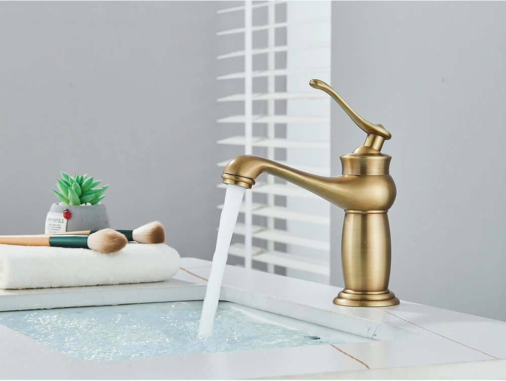 Kitchen Sink Faucets Antique Brass Single Handle Kitchen Basin Faucets Deck Mounted Hot & Cold Water Mixer Basin Sink Taps